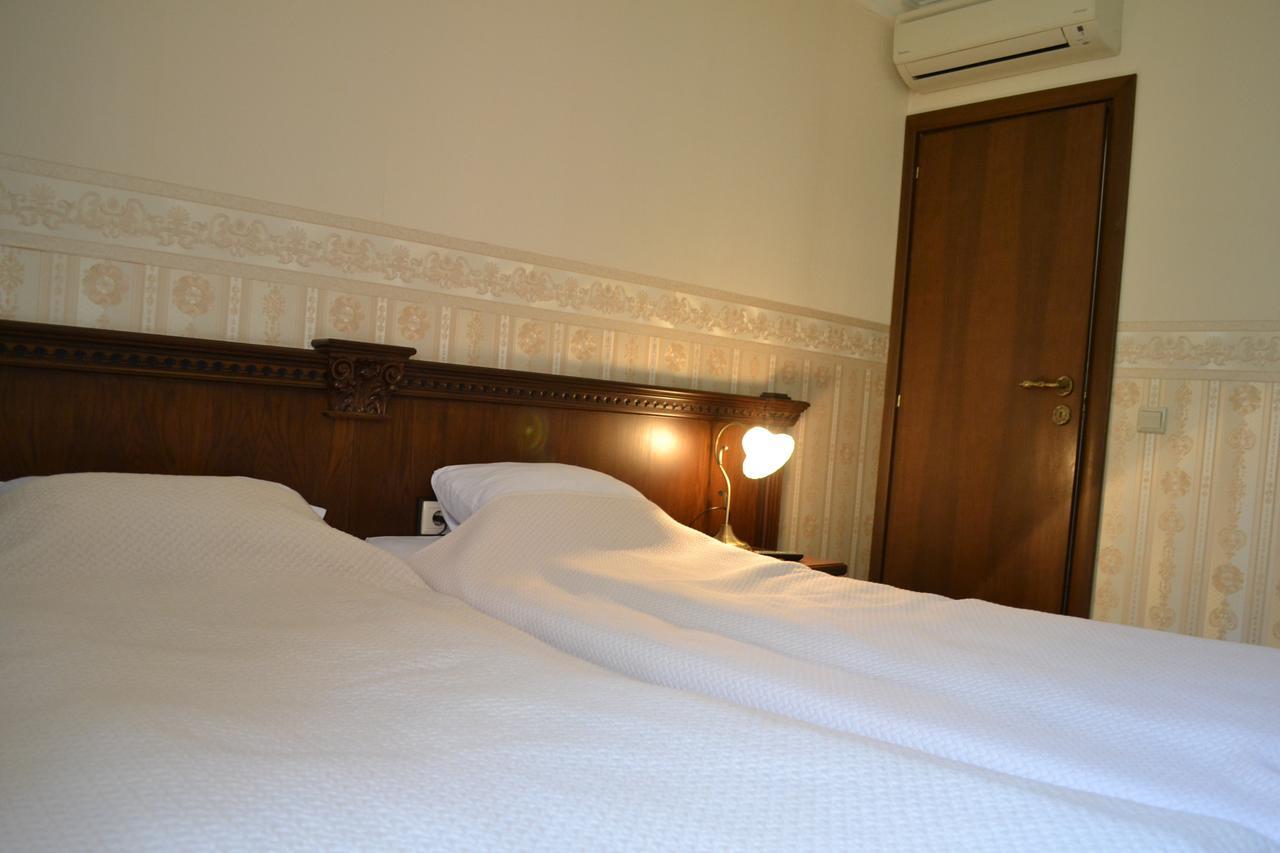 Amsterdam Hotel Sofia Luaran gambar